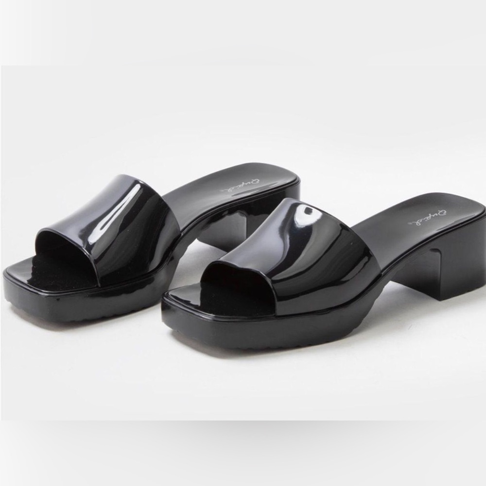 Jelly black heels